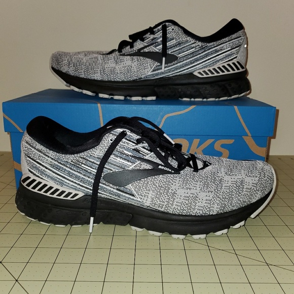brooks adrenaline mens size 12